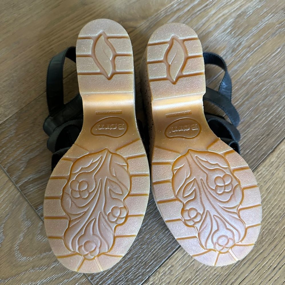 Børn Bernese Cage Wedge Sandal In Black Leather - Picture 11 of 12